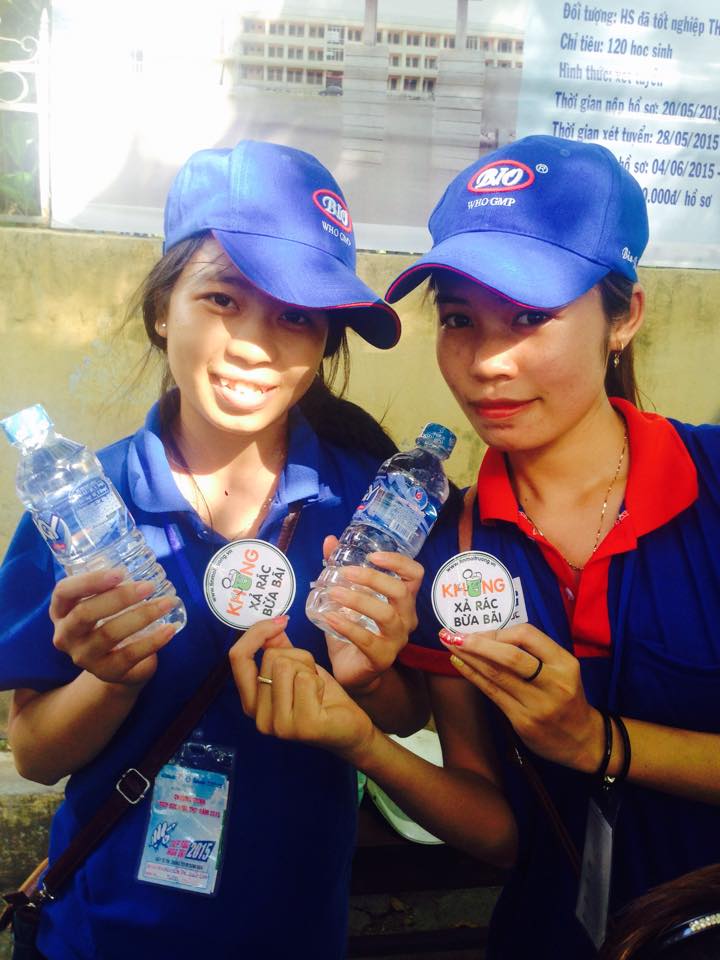 "Không[-]xả[-]rác[-]bừa[-]bãi"[-]cùng[-]tiếp[-]sức[-]mùa[-]thi[-]2015[-]tại[-]Huế